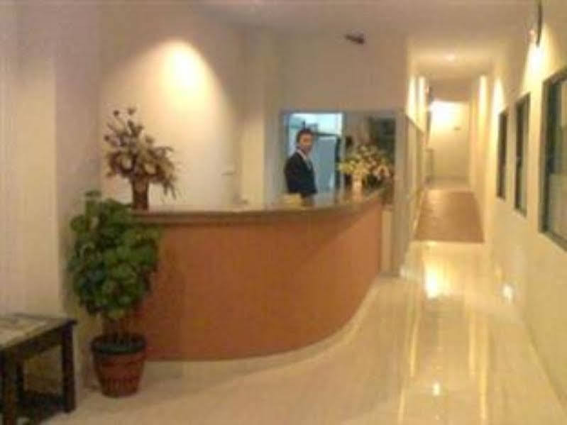 Hotel Lucky Inn Manado Exteriör bild